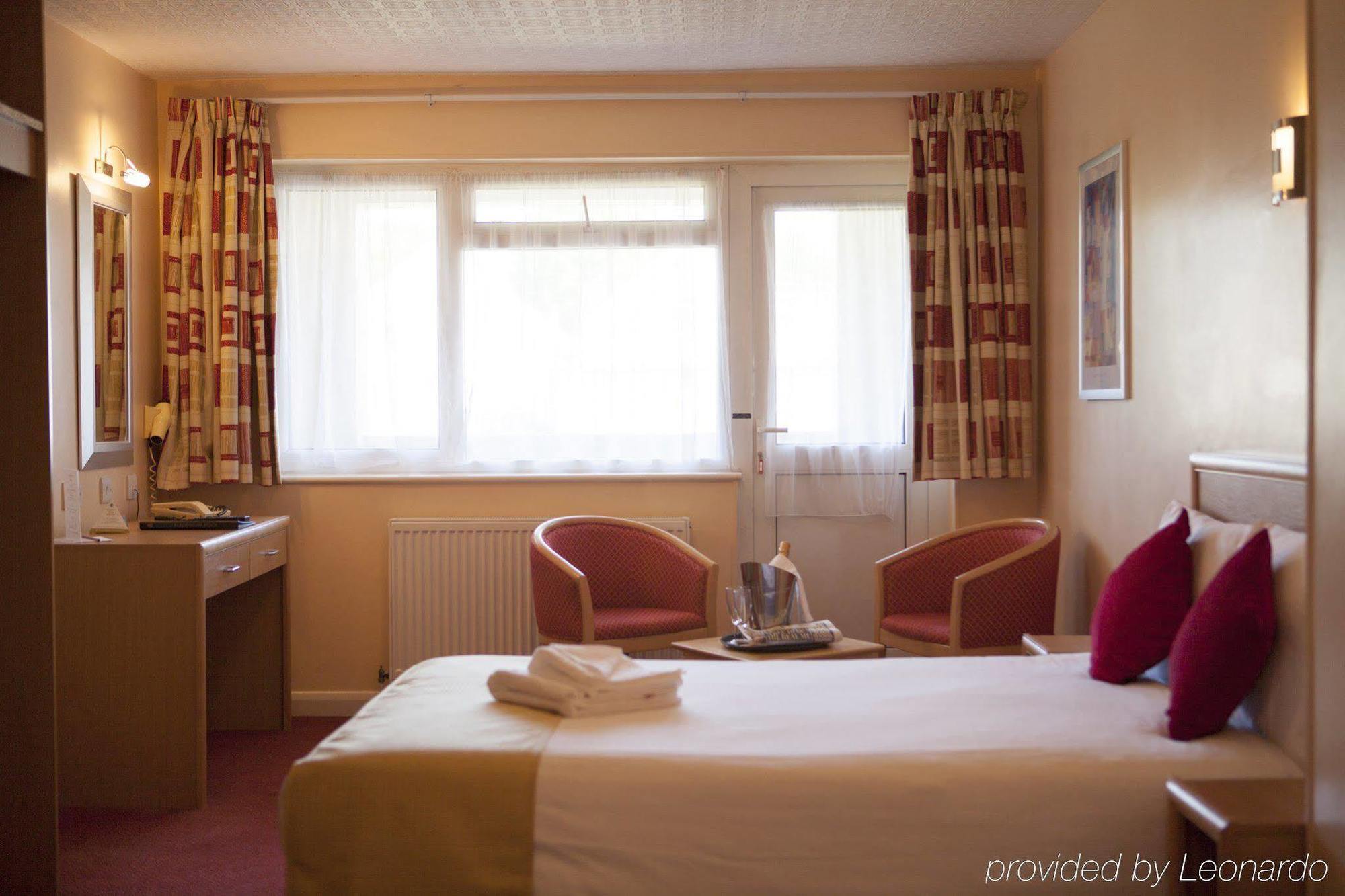 Antoinette Hotel Kingston Кінгстон-на-Темзі Екстер'єр фото
