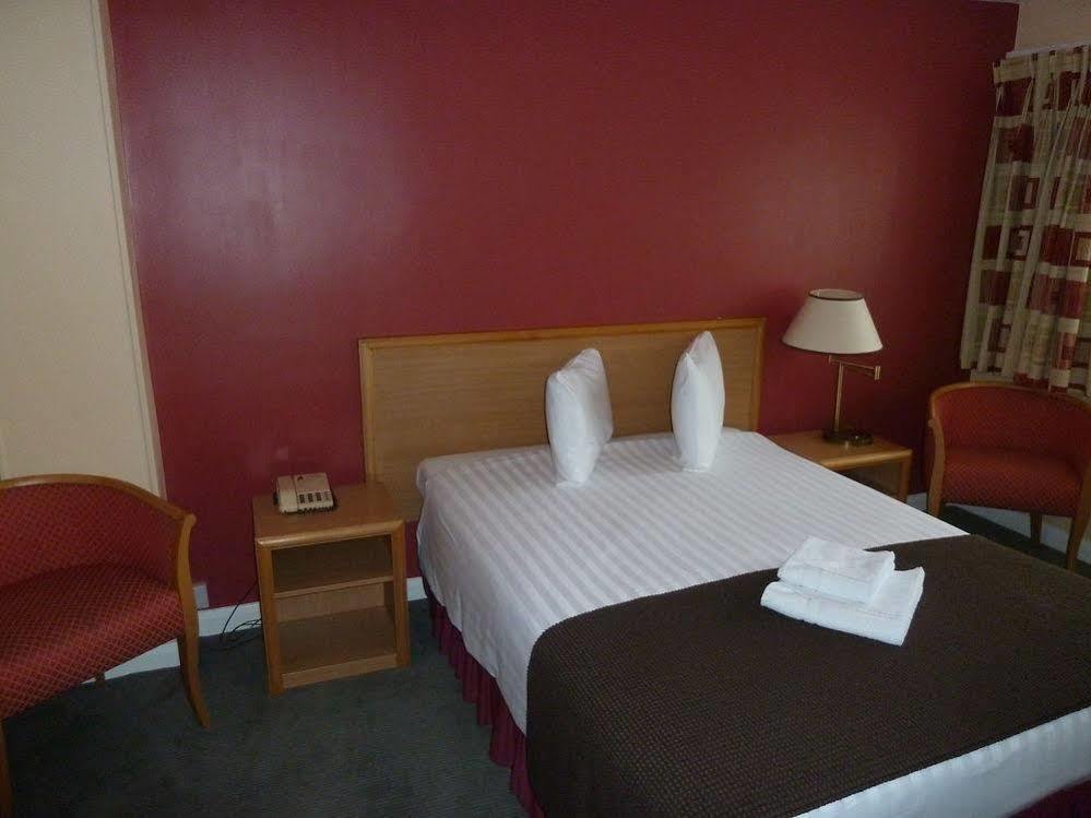 Antoinette Hotel Kingston Кінгстон-на-Темзі Екстер'єр фото